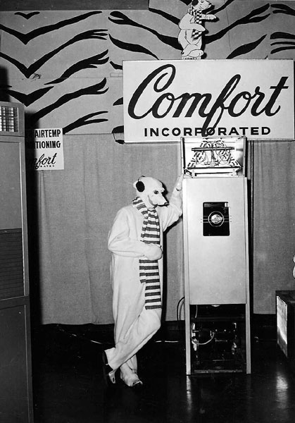 ComfytheBear.jpg (102075 bytes)